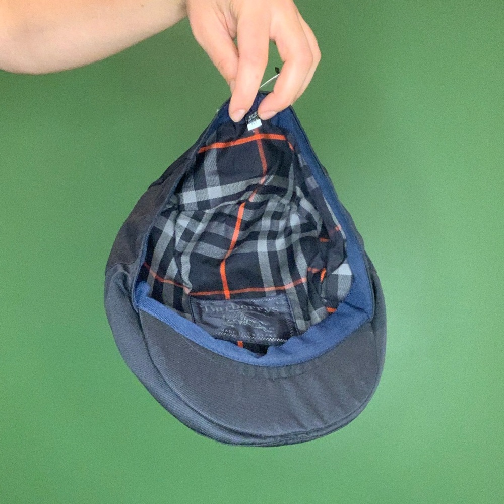 BURBERRY HAT / like new